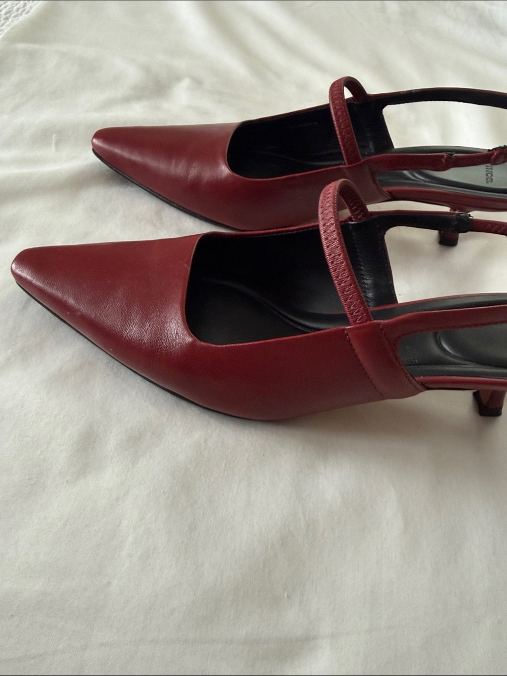 Vince Burgundy Pointed Slingback Flats with Black Insole - Picture 3 of 14